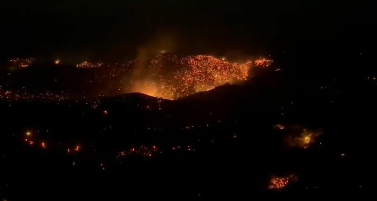 Συνεχείς αναζοπυρώσεις στην Πάρο –  Σε κατάσταση αυξημένης επιφυλακής το νησί