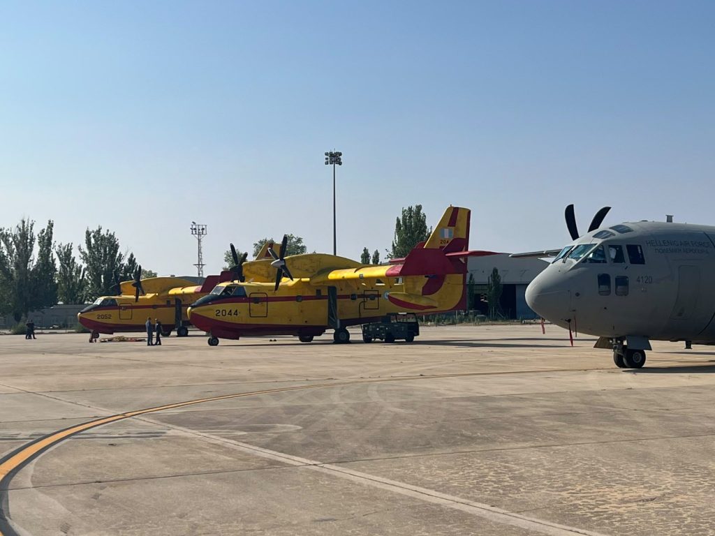 Στα περίχωρα του Μπορντό οι φλόγες της τεράστιας πυρκαγιάς στη ΝΔ Γαλλία, σκέψεις για εκκένωση της πόλης – Στάχτη ο σιτοβολώνας της κεντρικής Ισπανίας