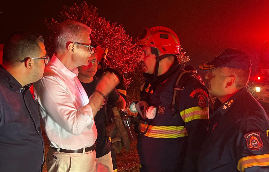 Φωτιά Βοιωτία: Προληπτική εκκένωση των οικισμών Αγ. Νικόλαος, Προσήλι και Πόρτο Γερμενό – Δύσκολη νύχτα για τις πυροσβεστικές δυνάμεις