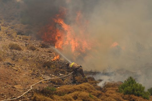Τρεις συλλήψεις για τη φονική εμπρηστική επίθεση στη Θεσσαλονίκη — Στον εισαγγελέα οι κατηγορούμενοι