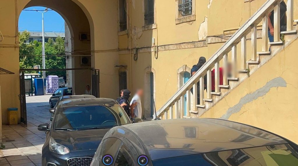 Χανιά: Συλλήψεις ιατροδικαστή και τοξικολόγου για αλλοιώσεις αποτελεσμάτων και ψευδείς βεβαιώσεις