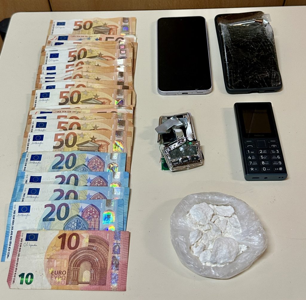 Ρέθυμνο: Χειροπέδες σε δύο άνδρες για αγοραπωλησία ναρκωτικών