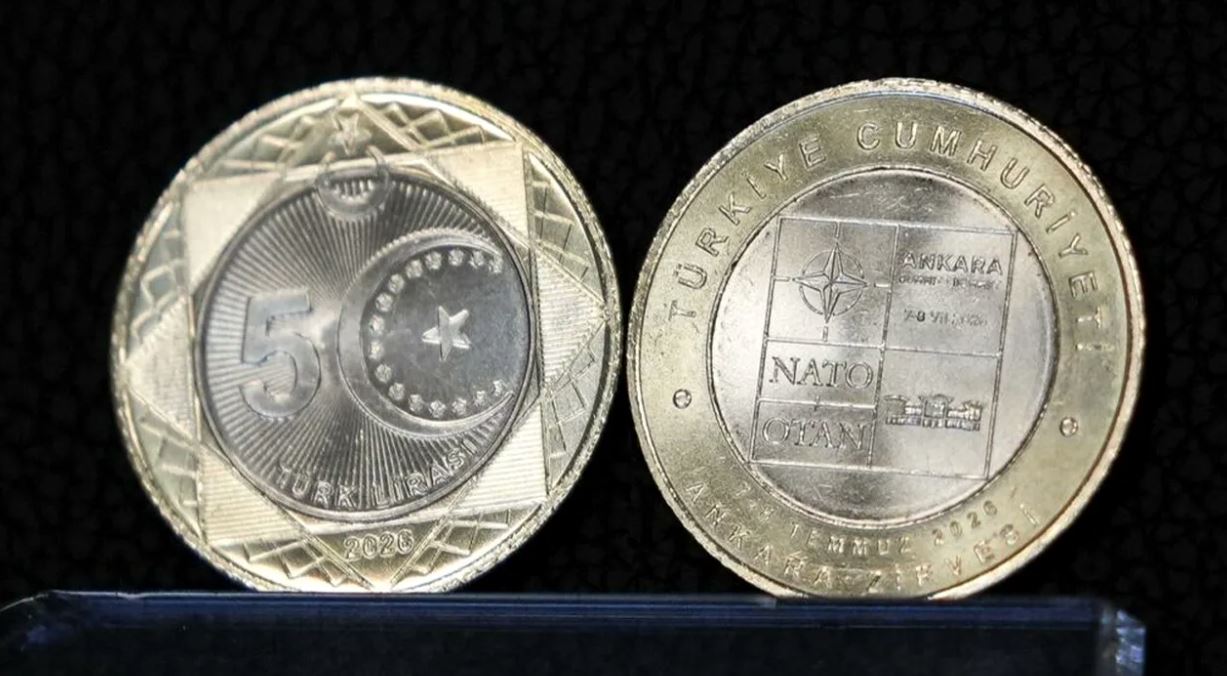Ο Ερντογάν λανσάρει «νόμισμα του ΝΑΤΟ» των 5 λιρών για τη Σύνοδο Κορυφής της Άγκυρας – 500.000 κέρματα τέθηκαν σε κυκλοφορία