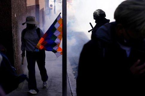 Εφιαλτική νύχτα στη Θεσσαλονίκη: Καμένα σπίτια και επιχειρήσεις από τη μεγάλη φωτιά στο Ωραιόκαστρο – Στη μάχη και ο στρατός