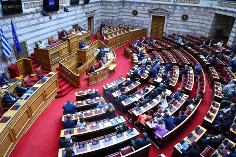 Φωτιά στην περιοχή Βαθύ στην Κάλυμνο – Επιχειρούν επίγειες και εναέριες δυνάμεις, ζητήθηκε ενίσχυσή τους