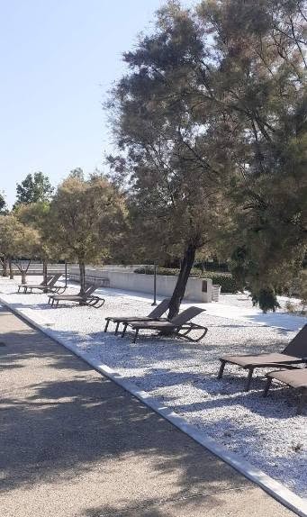 Θεσσαλονίκη: Καλοκαιρινές αναγνώσεις στον Κήπο των Γλυπτών της Γυάλινης Βιβλιοθήκης