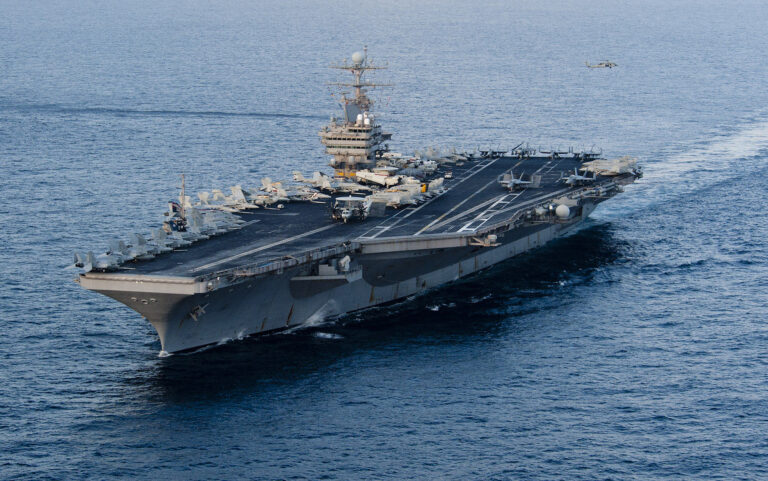Ανησυχία στις ΗΠΑ για το USS Abraham Lincoln – Αμερικανοί βουλευτές ζητούν απαντήσεις για τις συνθήκες στο αεροπλανοφόρο