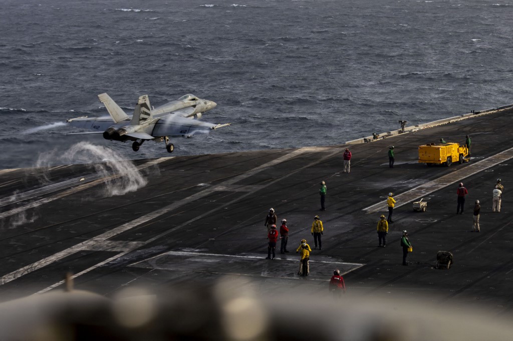 Συναγερμός στο USS Abraham Lincoln: 200 ημέρες χωρίς λιμάνι και καταγγελίες για άθλιες συνθήκες