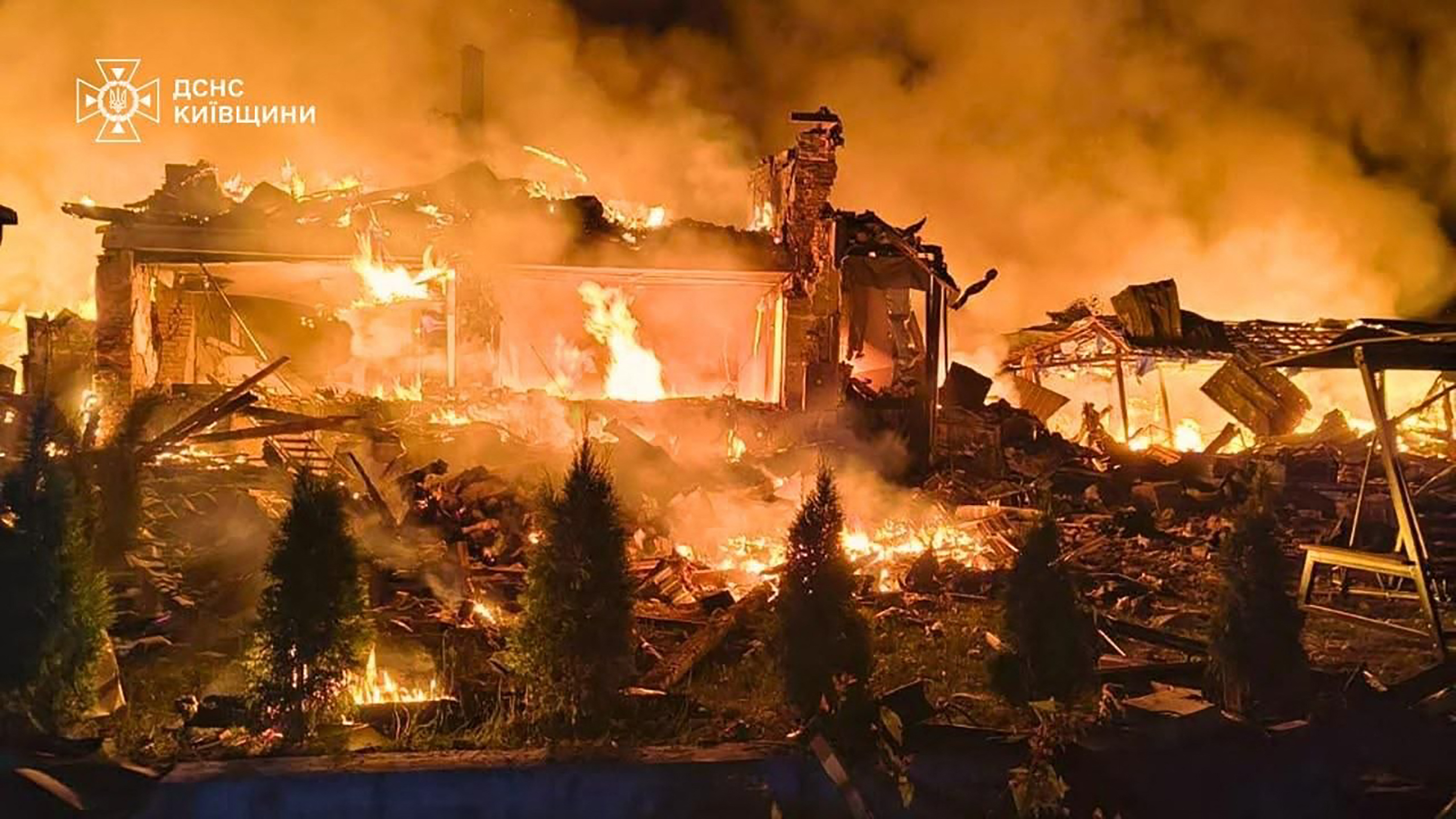 Ρωσική πυραυλική επίθεση στο Κίεβο – Πυρκαγιές στο κέντρο της πόλης