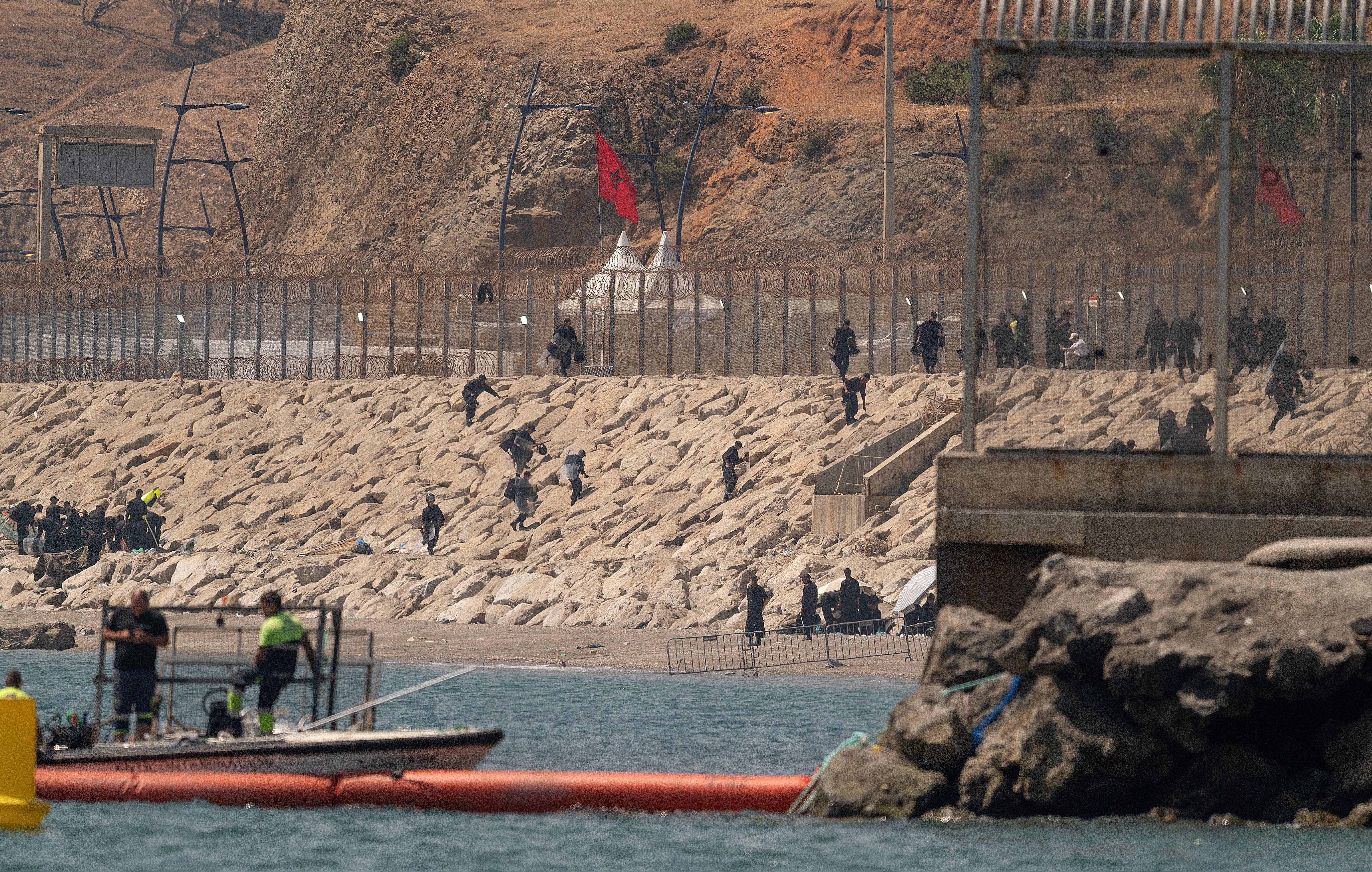 Μαρόκο: Σχεδόν 300 μετανάστες συνελήφθησαν ενώ προσπαθούσαν να φτάσουν στη Θέουτα