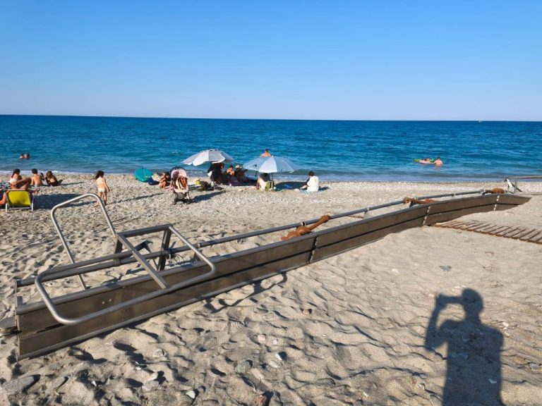 Δήμος Ζαγορά – Μούρεσι: απάντηση για τις κατεστραμμένες ράμπες πρόσβασης ΑμεΑ σε παραλίες