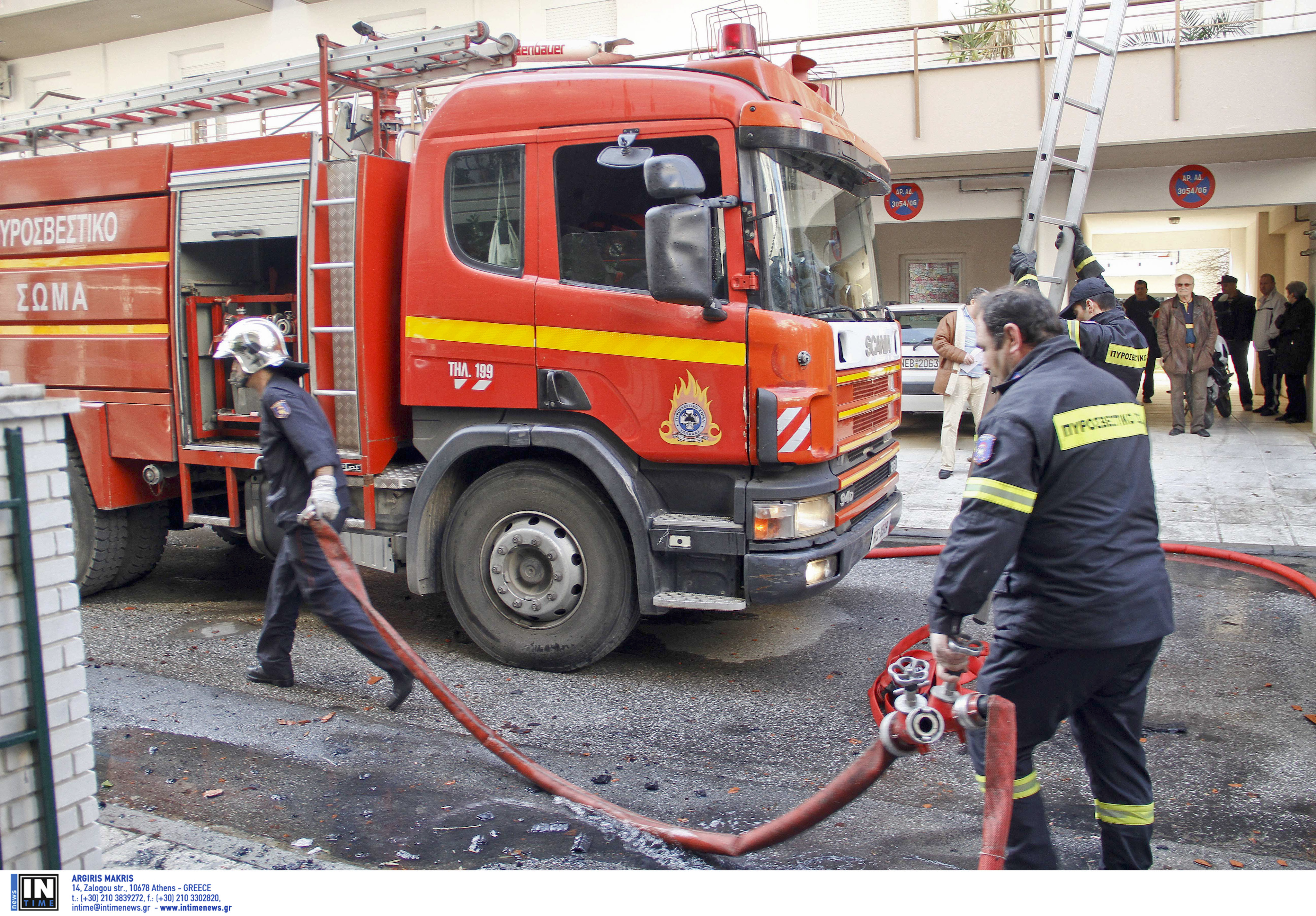 Ελληνικό: Φωτιά σε υπόγειο γκαράζ πολυκατοικίας, απομακρύνθηκαν οι ένοικοι