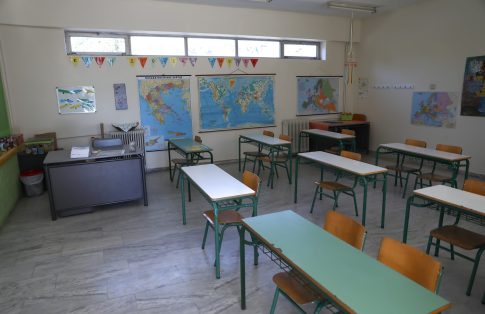 Γλυκά Νερά: Πυρκαγιά σε χώρο στάθμευσης κατοικίας στο Φούρεσι