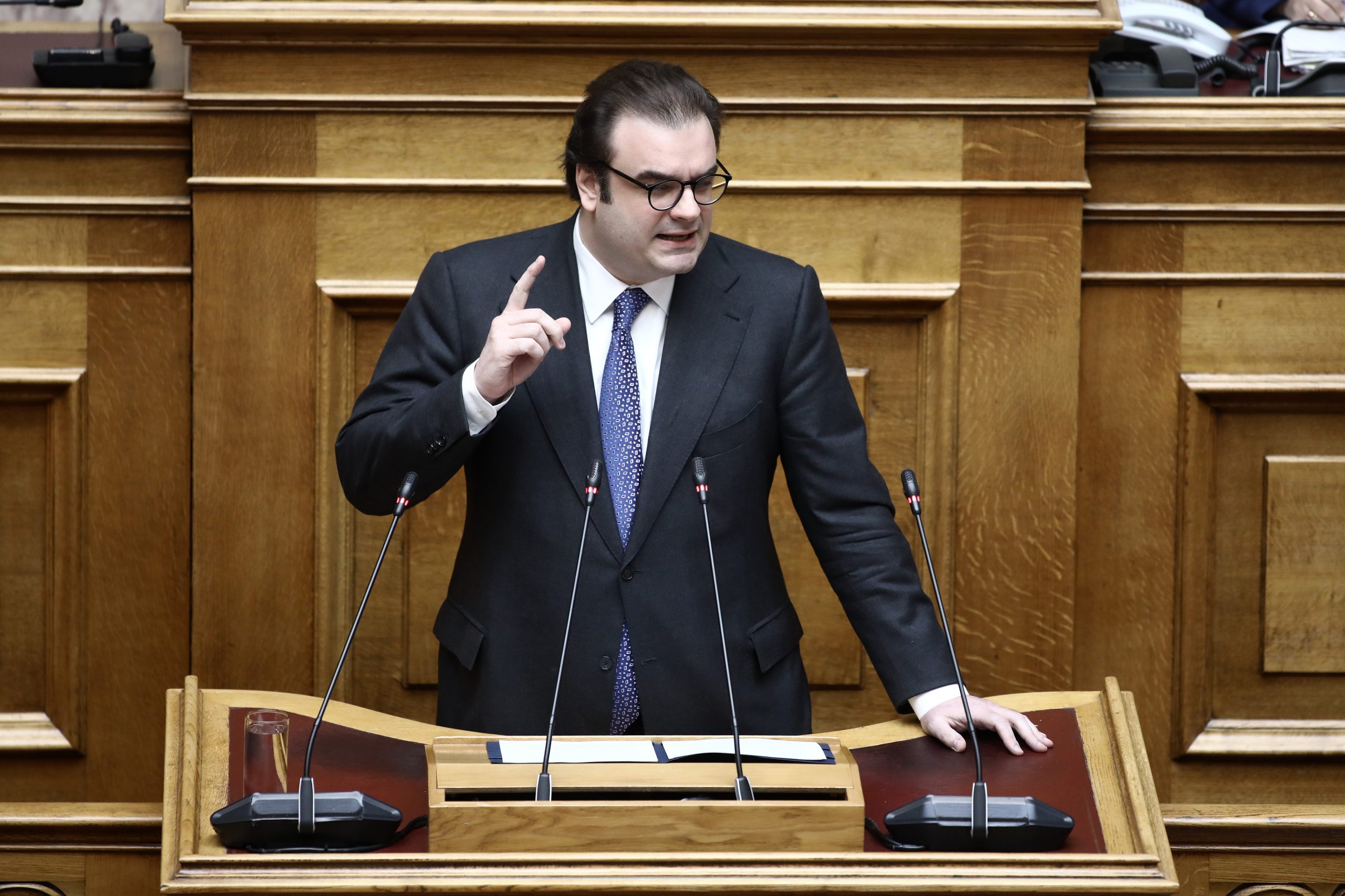 Τριπλό σχέδιο για την οικονομία προαναγγέλλει ο Πιερρακάκης: Ελαφρύνσεις, πρώτη κατοικία και νέες επενδύσεις
