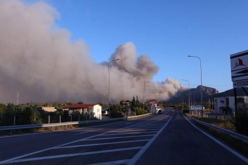 Ισχυρό μελτέμι 15ετίας με ριπές ανέμου έως 150 km/h – Πού σημειώθηκαν οι ακραίες εντάσεις