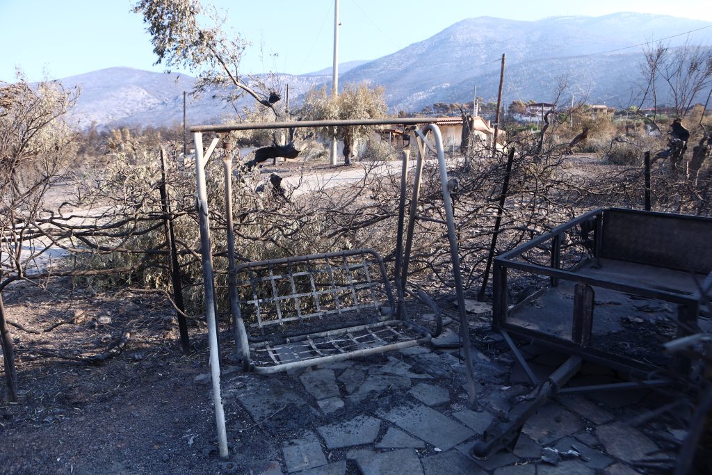 Πόρτο Γερμενό: Η επόμενη μέρα μετά την πυρκαγιά – Εικόνες καταστροφής στην περιοχή