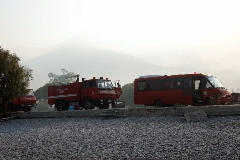 Γαλλία: Οι ακυρώσεις λόγω πυρκαγιών απειλούν την τουριστική σεζόν