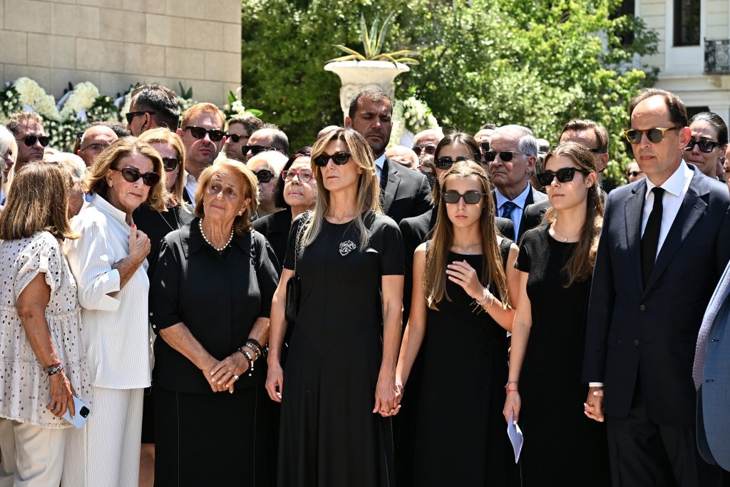 Το τελευταίο αντίο στον Γιάννη Βαρβιτσιώτη – Μητσοτάκης: Μας αφήνεις βαριά κληρονομιά