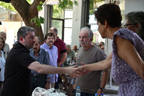 Το τελευταίο αντίο στον Γιάννη Βαρβιτσιώτη – Μητσοτάκης: Μας αφήνεις βαριά κληρονομιά