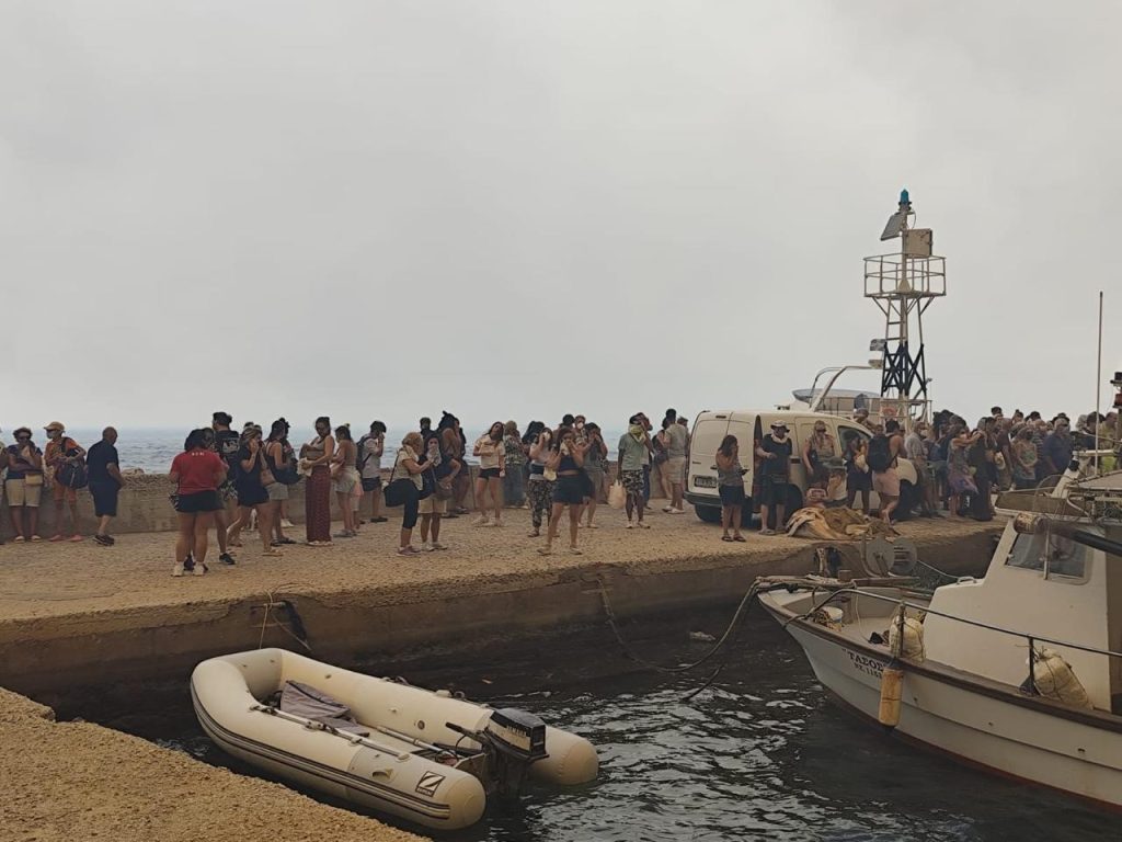 Πώς έγινε η επιχείρηση διάσωσης πολιτών από το Πυροσβεστικό Σώμα στην πυρκαγιά στην Αττικοβοιωτία