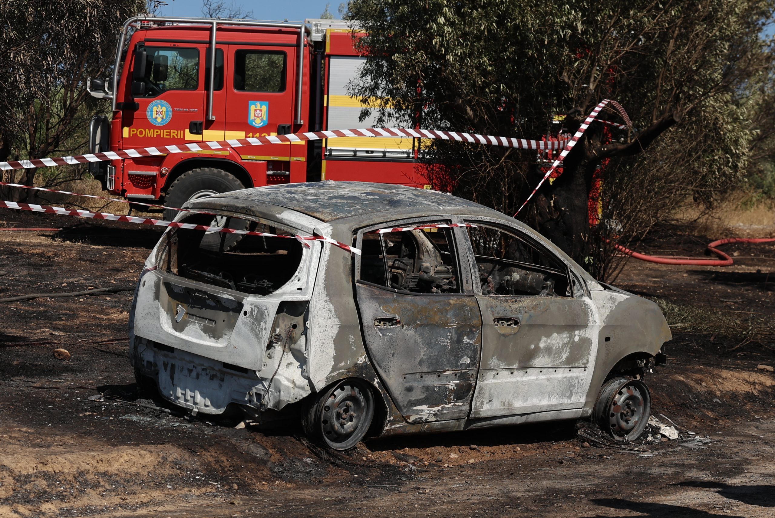 Σπάτα: Στο επίκεντρο της έρευνας το καμένο όχημα με τον νεκρό άνδρα για τη φωτιά στο Ήμερο Πεύκο