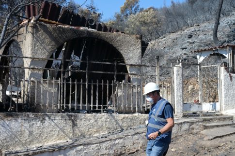 Φωτιά σε θερμοκηπιακές εγκαταστάσεις στο Ρέθυμνο