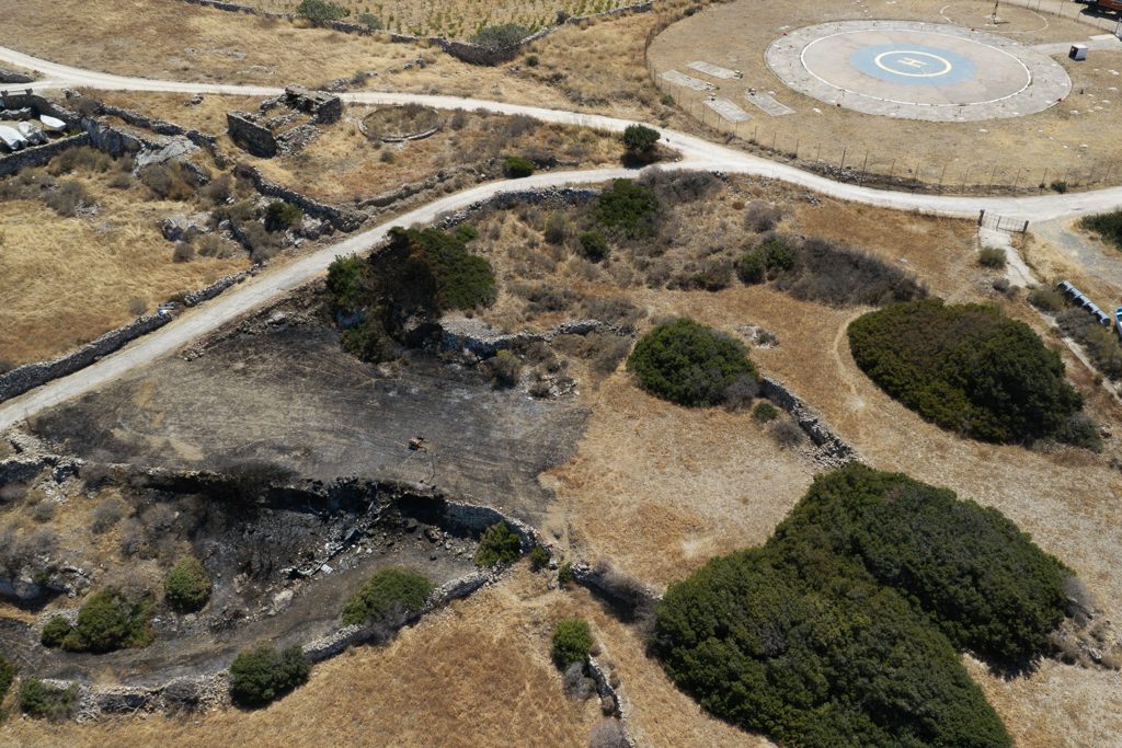 Το ΕΡΤnews στο σημείο συντριβής του ελικοπτέρου στη Σίφνο: Εμπειρογνώμονες επί του πεδίου – Σήμερα η μεταφορά των τριών σορών