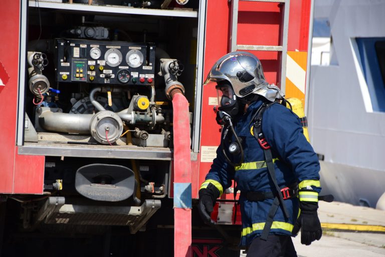 Άρτα: Έκρηξη σε μετασχηματιστή της ΔΕΗ στη Γραμμενίτσα – Στο σκοτάδι πολλές περιοχές
