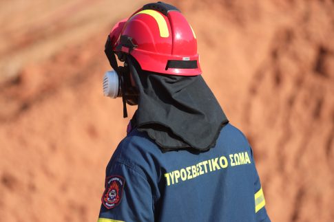 Νέα Σμύρνη: Δύο νεκροί από πυροβολισμούς σε είσοδο πολυκατοικίας