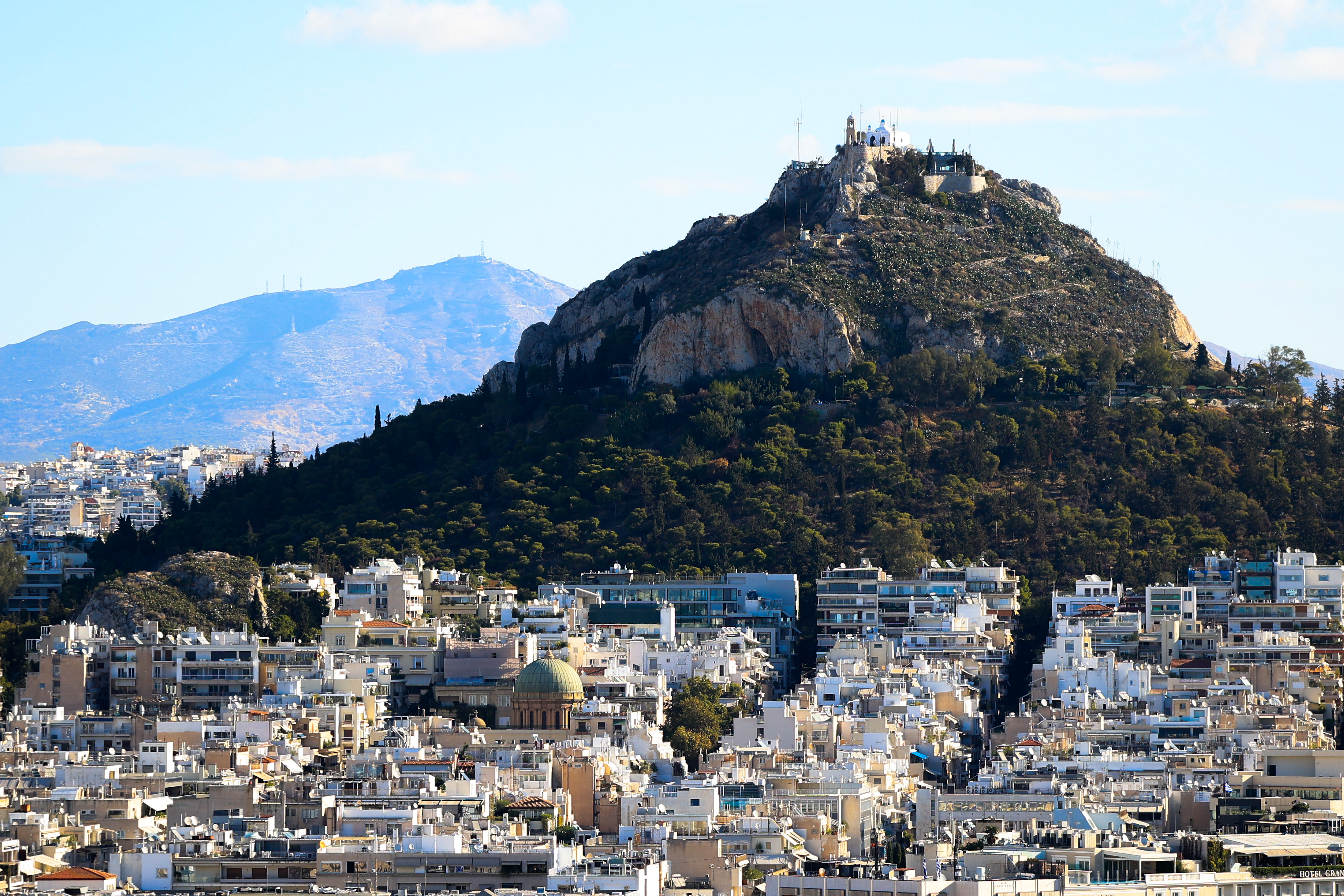 Θρίλερ στον Λυκαβηττό: Εντοπίστηκε σορός κοντά στο εκκλησάκι των Αγίων Ισιδώρων