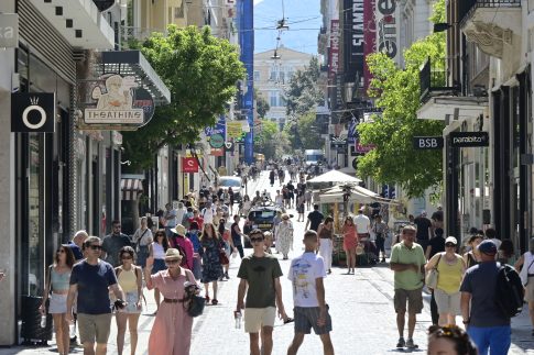 Αναχωρούν οι αδειούχοι του Αυγούστου – Στο κατακόρυφο η έξοδος των εκδρομέων από τη Θεσσαλονίκη