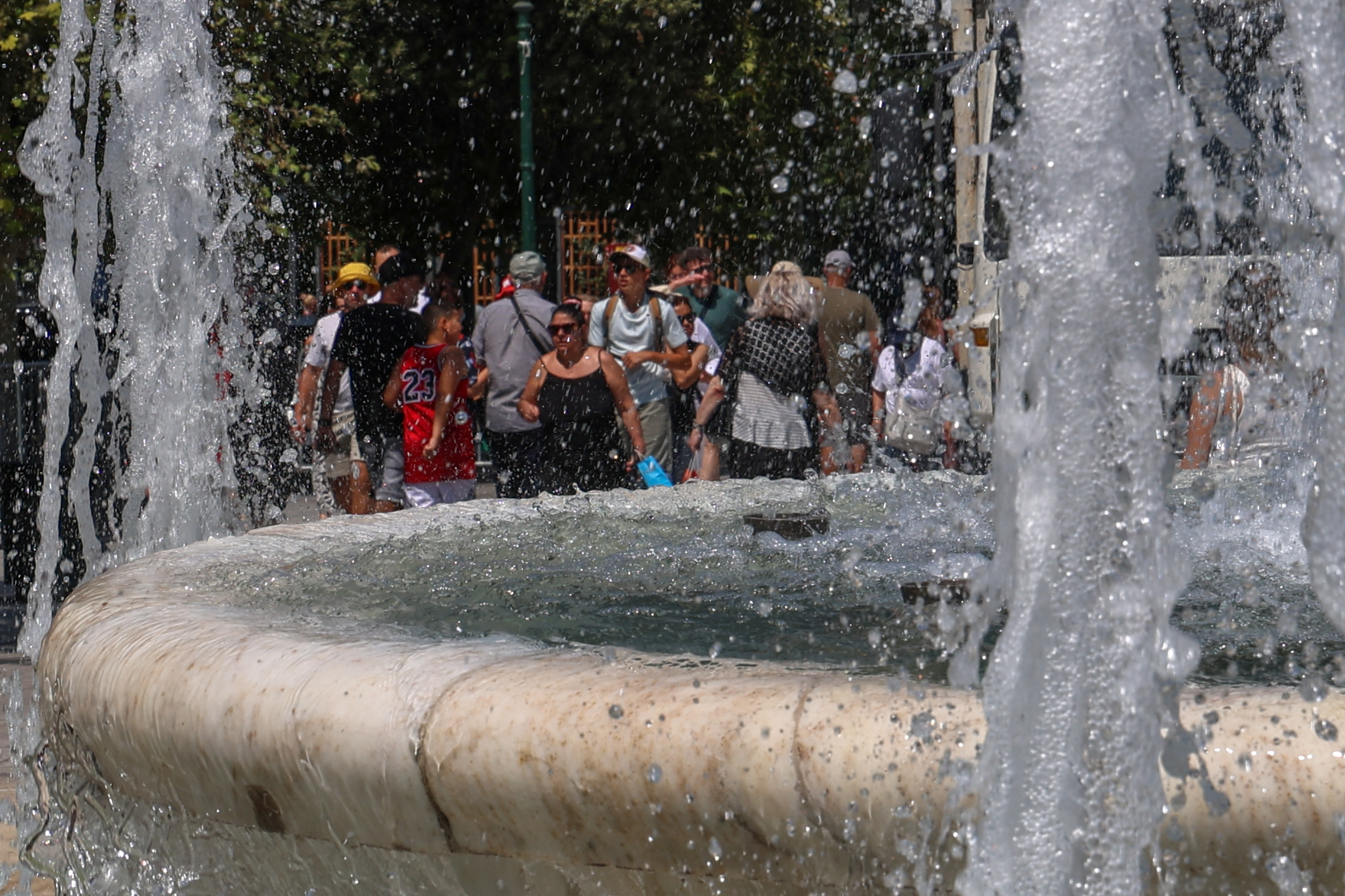 Καιρός: Ζέστη και μελτέμια έως το Σαββατοκύριακο – Αυξημένος ο κίνδυνος πυρκαγιάς – Η πρόγνωση από την Όλγα Παπαβγούλη