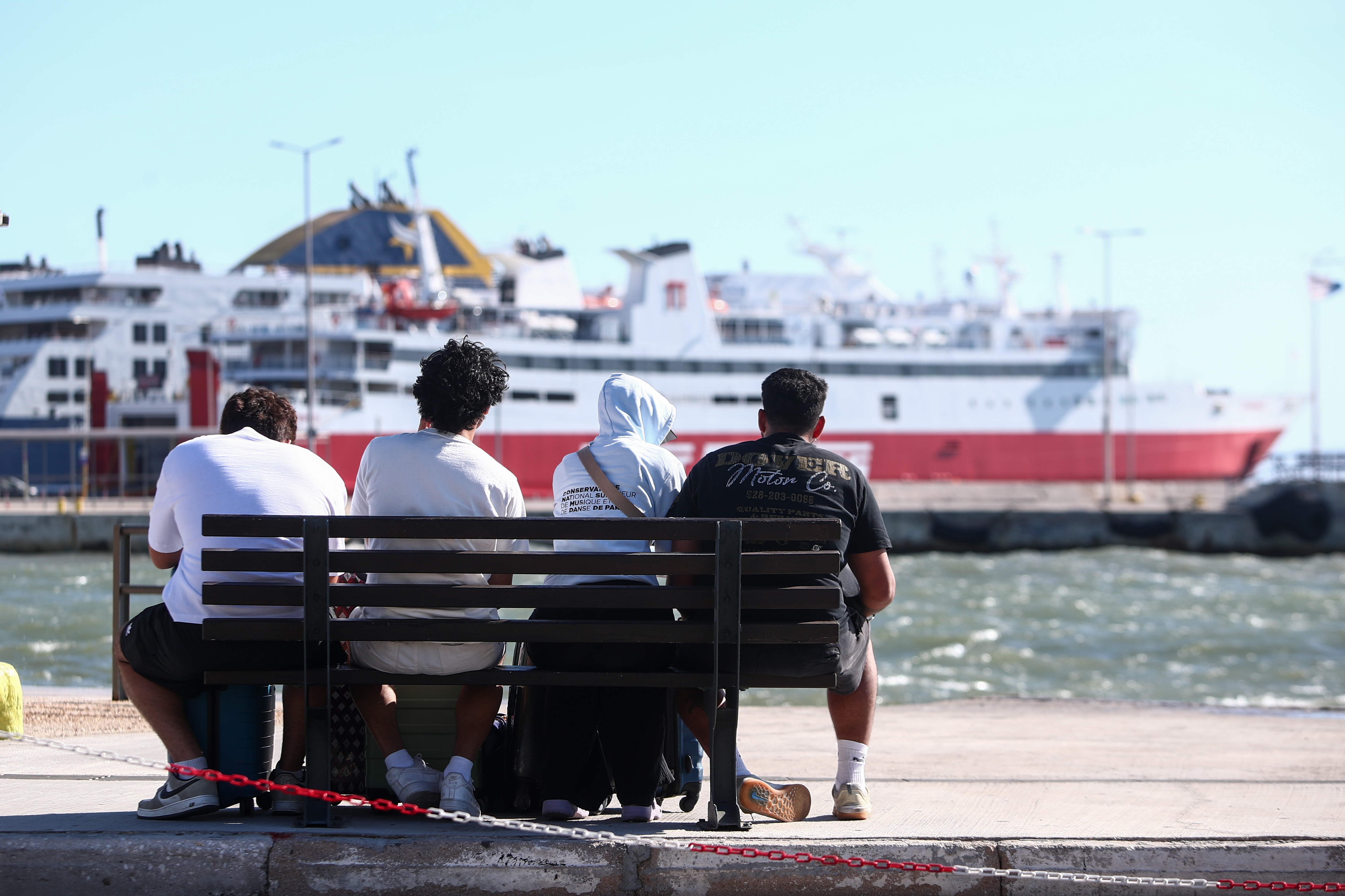 Καιρός: Υποχωρούν οι ισχυροί άνεμοι την Κυριακή – Η πρόγνωση της Αν. Τυράσκη