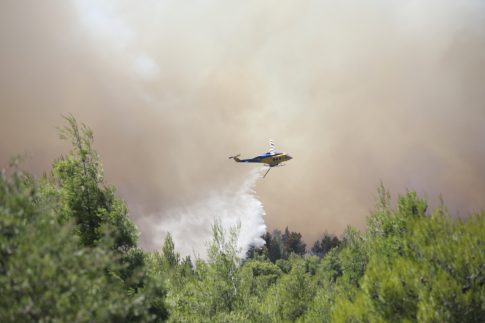 Στο Συντονιστικό της Πολιτικής Προστασίας Μητσοτάκης και Τασούλας