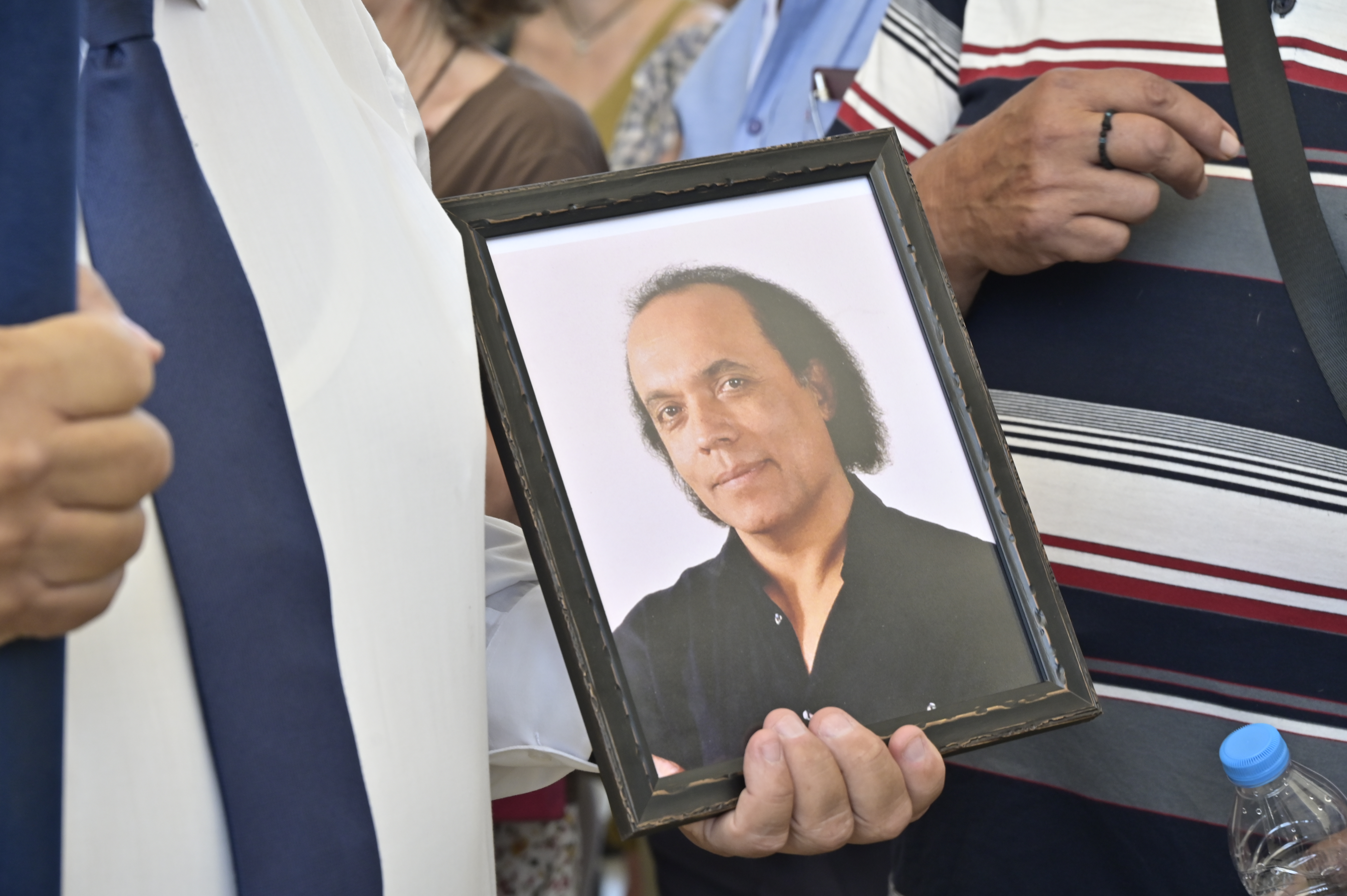 Το τελευταίο «αντίο» στον μεγάλο ερμηνευτή και μουσικό Λάκη Χαλκιά