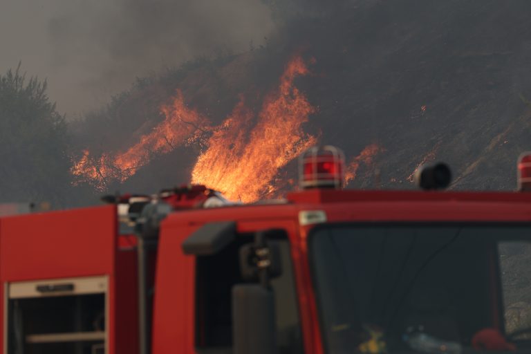 Θεσσαλονίκη: Δωμάτια στους πληγέντες από την πυρκαγιά στη Χαλκιδική διαθέτουν οι ξενοδόχοι