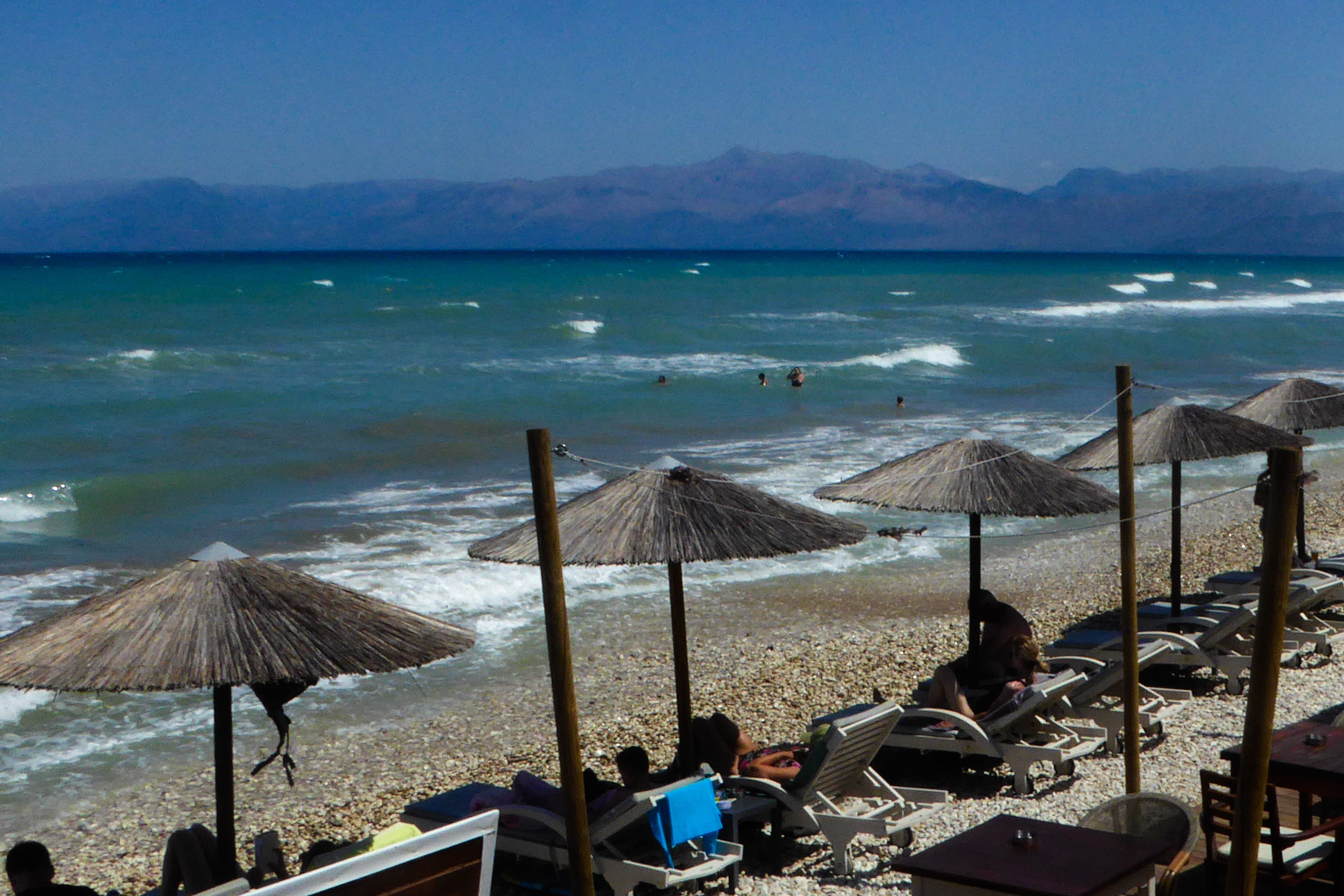 Καιρός: Οι βοριάδες ρίχνουν τη θερμοκρασία – Άνεμοι έως οκτώ μποφόρ στο ΝΑ Αιγαίο – Ακραίος κίνδυνος πυρκαγιάς σε τέσσερα νησιά