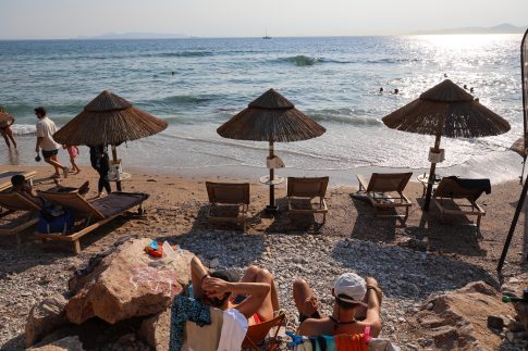 Στο λιμάνι του Πειραιά ο Βασίλης Κικίλιας: «Η τουριστική περίοδος δεν έχει τελειώσει»