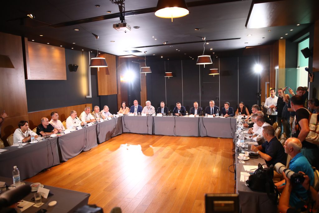 Αλ. Τσίπρας: Η συσσώρευση ολιγοπωλίων είναι ένα από τα μεγαλύτερα ζητήματα που απασχολούν την αγορά και τη μικρομεσαία επιχειρηματικότητα