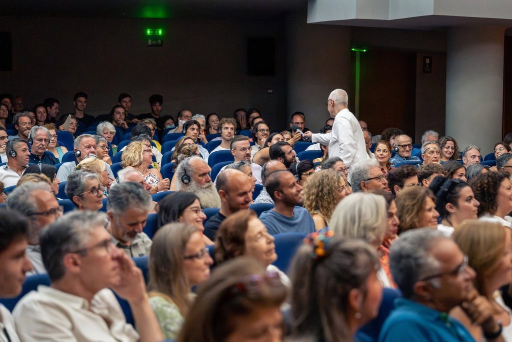 Ο Ελληνόγαλλος μαέστρος Διονύσιος Δερβής-Μπουρνιάς “πάντρεψε” ξανά Μαθηματικά και Μουσική στο “Festum π”