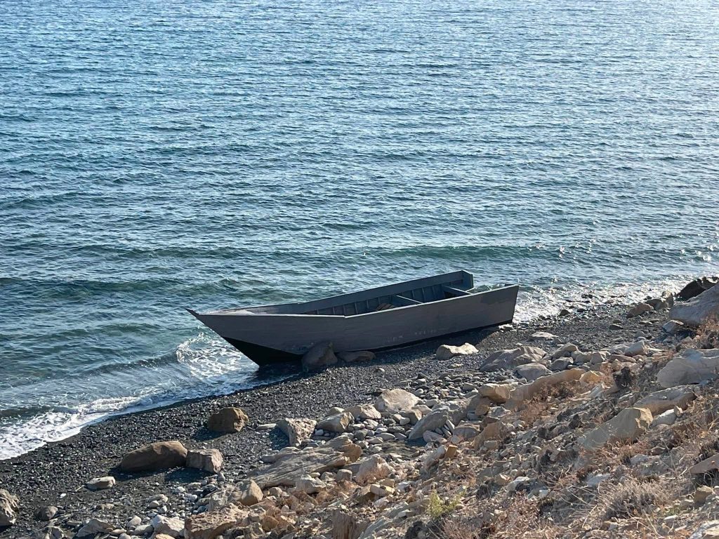 Συνεχίζονται οι μεταναστευτικές ροές στην Κρήτη: Περίπου 150 άτομα διασώθηκαν σε Ιεράπετρα και Καλούς Λιμένες σε ένα 24ωρο – Συνελήφθη ανήλικος ως διακινητής