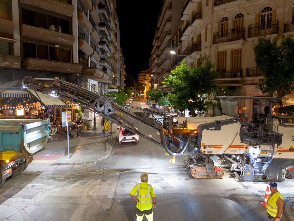 Θεσσαλονίκη: Σε 60 μέρες ολοκληρώθηκαν ασφαλτοστρώσεις σε 28 δρόμους
