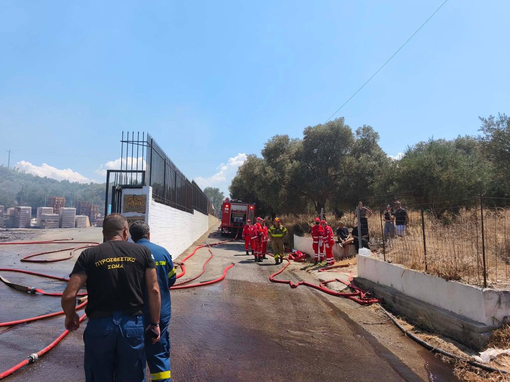 Ρέθυμνο: Φωτιά σε αποστακτήριο τσικουδιάς – Κάηκε ολοσχερώς το κτήριο