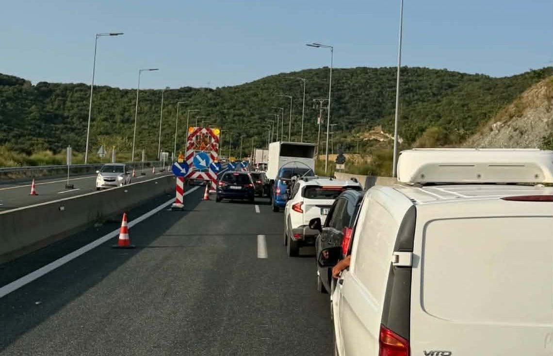 Κοζάνη: Νέα πρωινή ταλαιπωρία στην Εγνατία Οδό – Ουρές χιλιομέτρων μετά από βλάβη νταλίκας