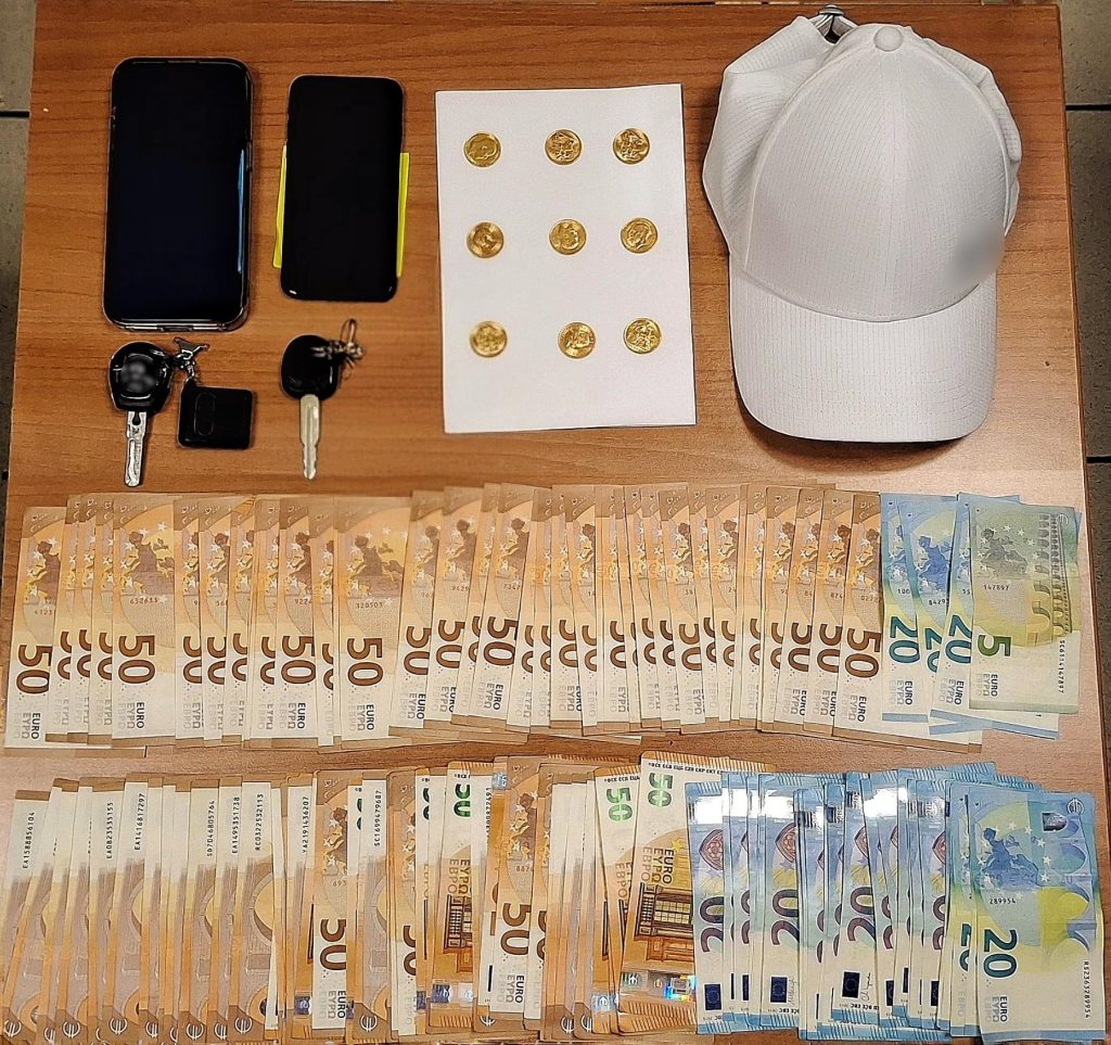 Προσποιούμενοι τηλεφωνικά τον γιατρό απέσπασαν χρήματα, χρυσές λίρες και κοσμήματα αξίας 72.000 ευρώ- Μία σύλληψη