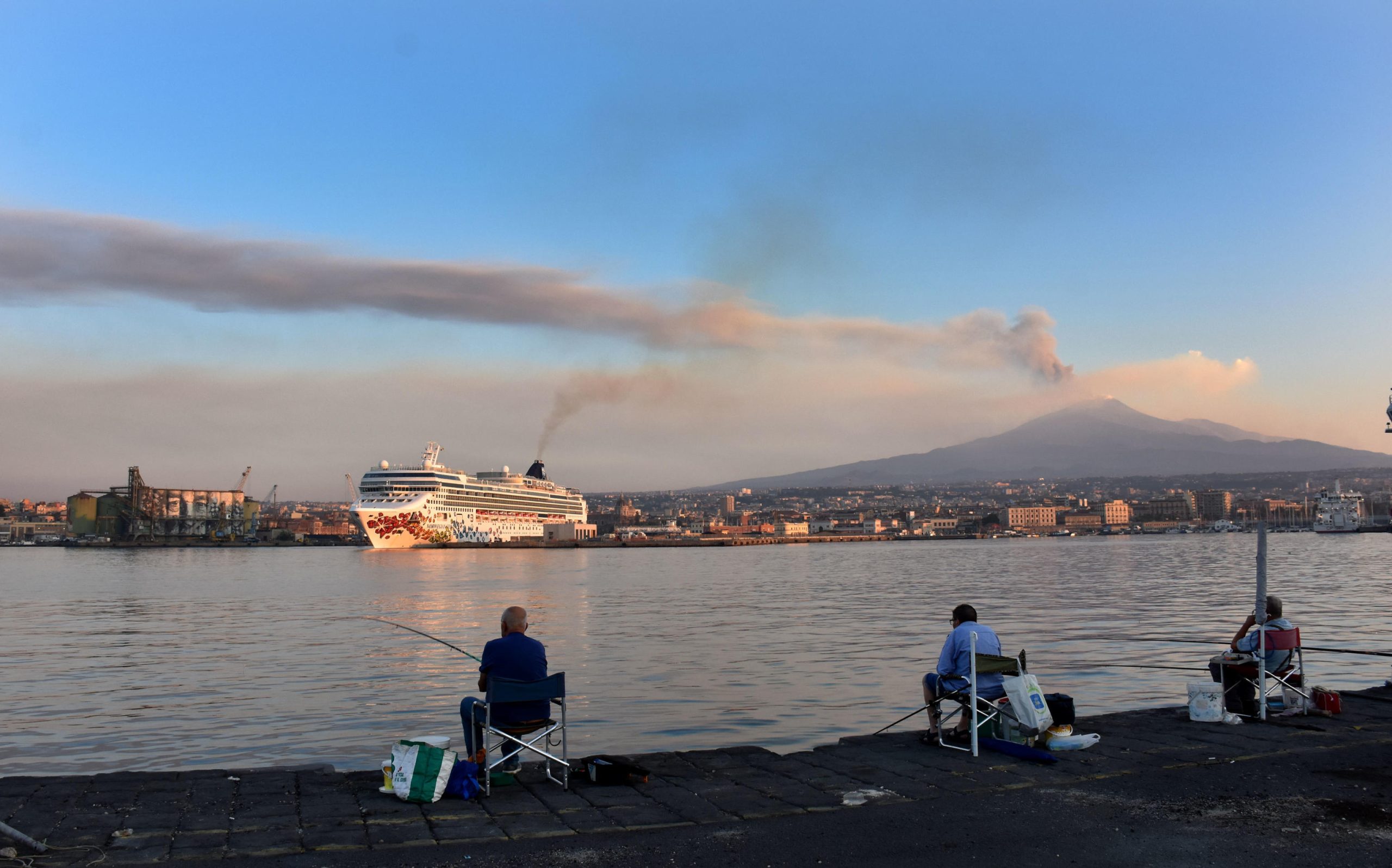 Aκυρώσεις πτήσεων στη Μάλτα από το νέφος της ηφαιστειακής τέφρας της Αίτνας