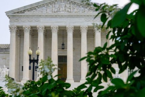 Το τελευταίο σύμβολο <br> της μετεμφυλιακής Ελλάδας