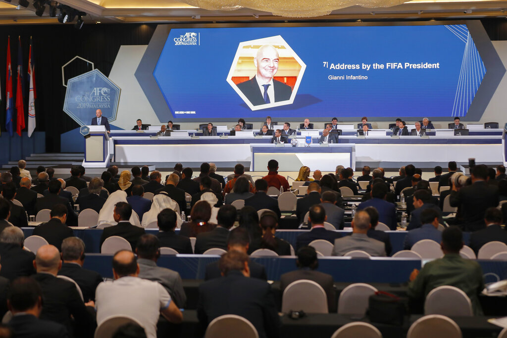 «Τρίζει η καρέκλα» του Ινφαντίνο στη FIFA – Σε μπούμερανγκ μετατρέπεται το σχέδιο εισαγωγής ιδιωτικών κεφαλαίων στα Μουντιάλ