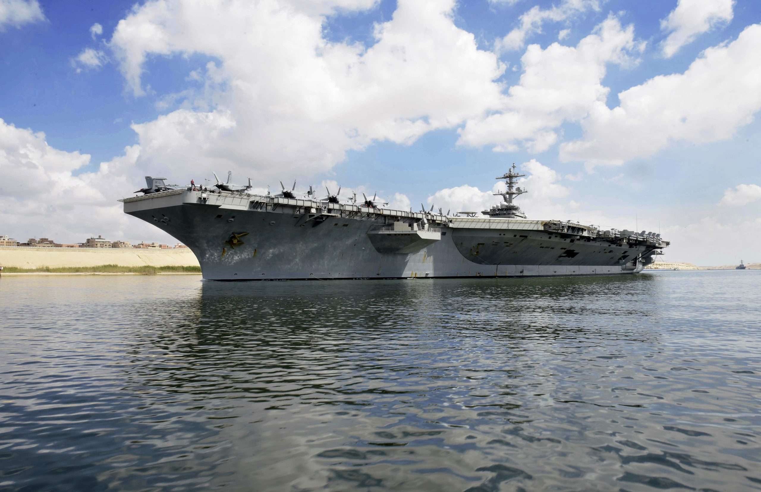 Συναγερμός στο USS Abraham Lincoln: 200 ημέρες χωρίς λιμάνι και καταγγελίες για άθλιες συνθήκες