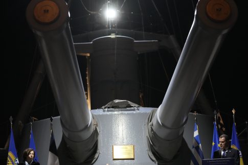 Γ. Καλλιακμάνης για ενδοοικογενειακή βία: «Βραχιολάκι στον δράστη, όχι απομόνωση του θύματος»